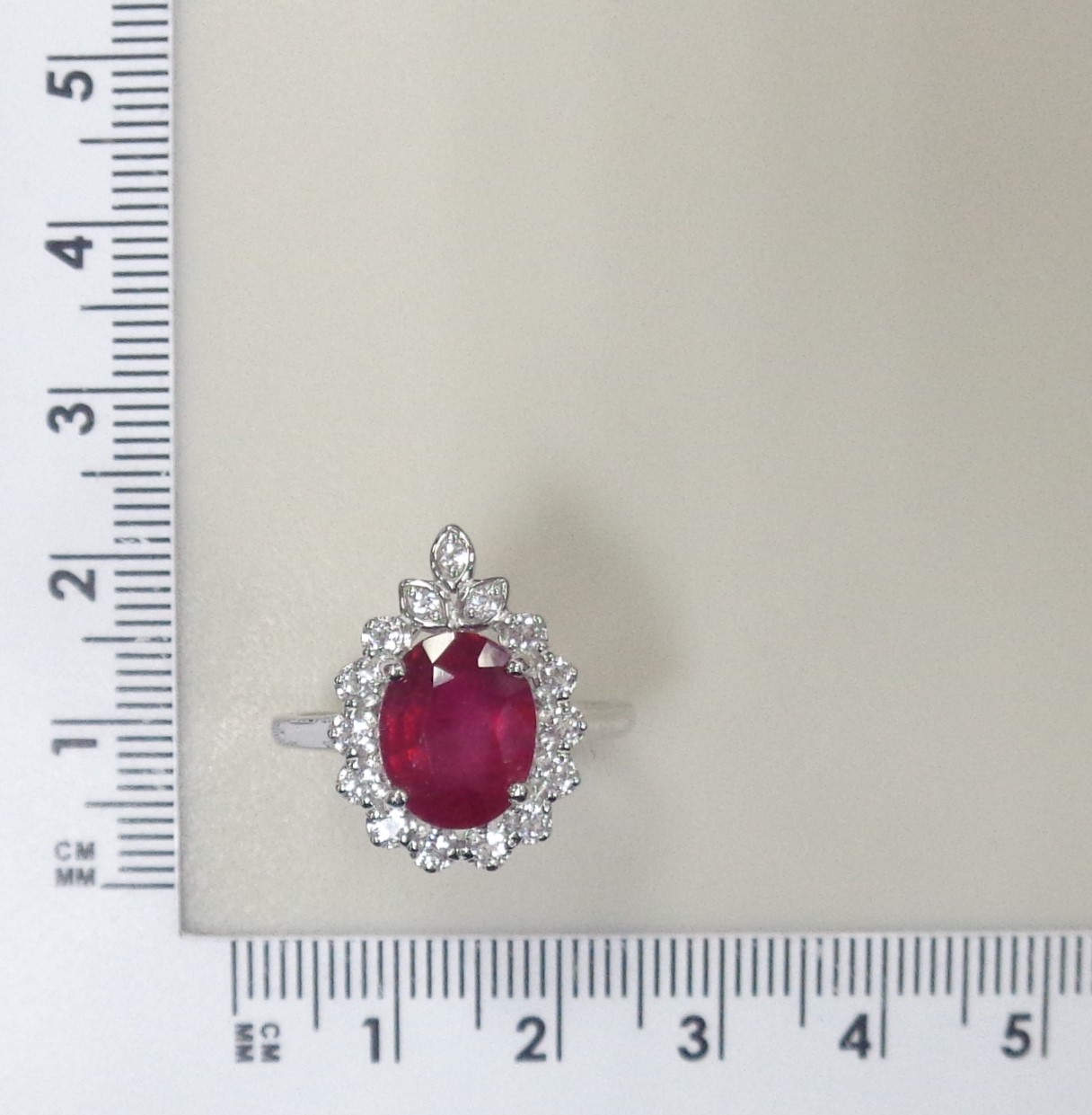 Серебряное кольцо с рубином